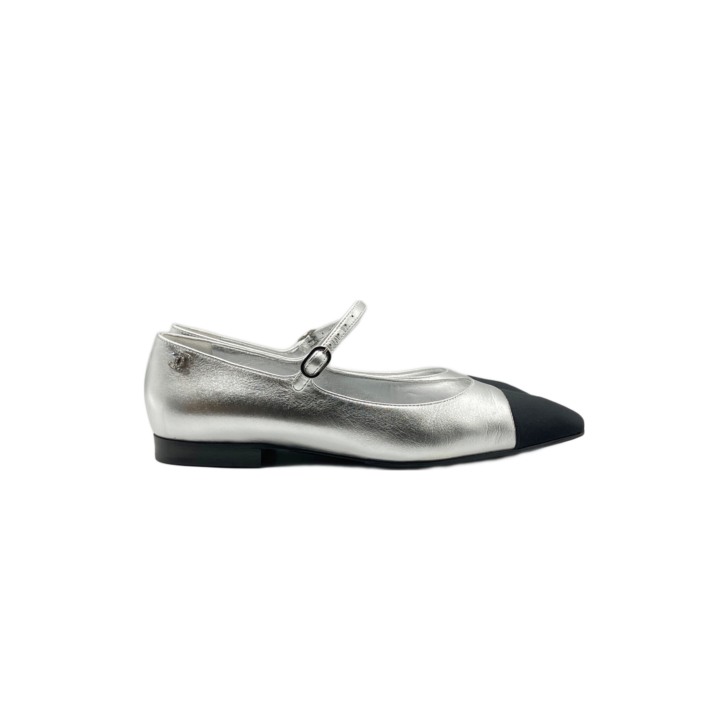 CHANEL FLATS IN SILVER G45484